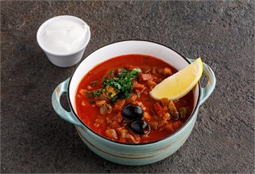 {{photo.Alt || photo.Description || 'Солянка'}}